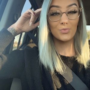 Meet your Posher, Its aj